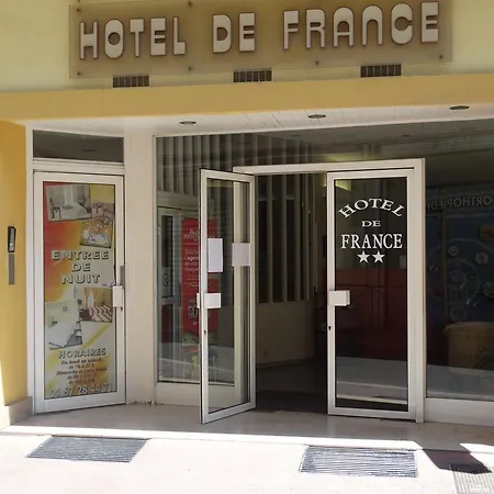 Отель De France